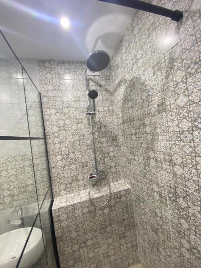 Люкс Апартаменти «Д.І.М.» Kamianets-Podilsky Extérieur photo